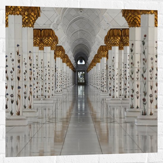 Muursticker - Pilaren met Gouden Details in Witte Tempel - 80x80 cm Foto op Muursticker