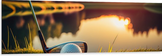 Dibond - Golf - Golfbal - Golfclub - Zonsondergang - Gras - Water - 150x50 cm Foto op Aluminium (Wanddecoratie van metaal)