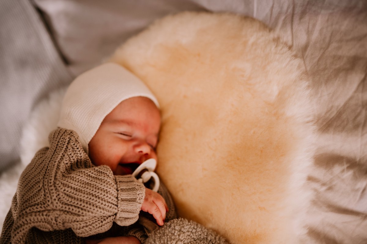 Schapenvacht baby - Pure Baby Love - medicinaal gelooid - S - 60x40 cm