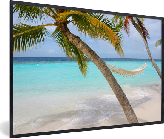 Photo encadrée - Hamac près de deux palmiers sur les Maldives cadre photo noir 120x80 cm - Affiche encadrée (Décoration murale salon / chambre) / Mer et plage