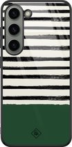 Casimoda® hoesje - Geschikt voor Samsung Galaxy S23 - Green Stripes - Luxe Hard Case Zwart - Backcover telefoonhoesje - Groen