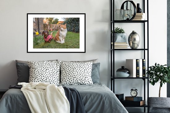 Affiche avec cadre Chien - Chat - Jardin - 90x60 cm