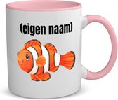 Akyol - oranje vis (nemo) met eigen naam koffiemok - theemok - roze - Vis - vissen liefhebbers - mok met eigen naam - iemand die houdt van vissen - verjaardag - cadeau - kado - 350 ML inhoud