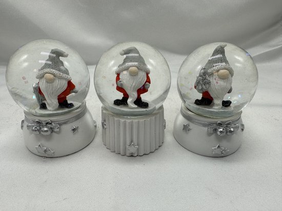 Decoratieve set van 3 glitterbollen met Kerstman - Wit + Zilver - (2) Kerstman + hout / Kerstman / Kerstman + Kerstboom - Hoogte 6.5 x dia 5 cm - Polyresin + Glazen bol - Kerstdecoratie - Kerstversiering - Woonaccessoires