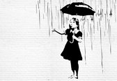 Fotobehang - Vlies Behang - Het Meisje met de Paraply in de Regen Banksy Graffiti - 312 x 219 cm
