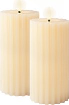 Lumineo luxe LED kaars/stompkaars - 2x st- creme wit ribbel - D7,5 x H17 cm - timer