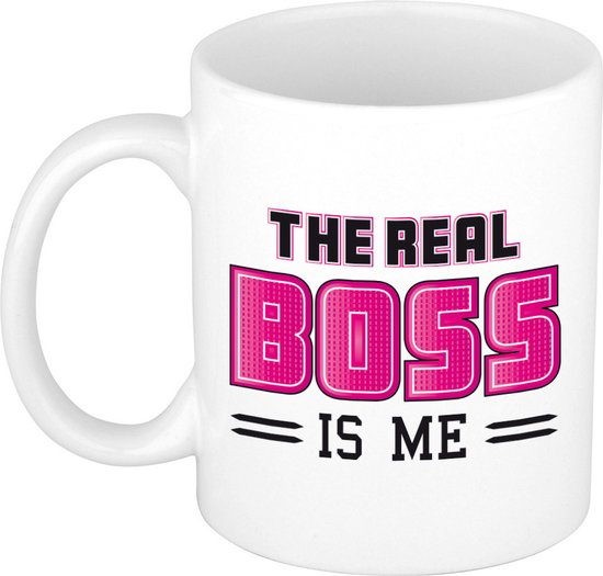 Tasse blanche avec le texte rose "THE REAL BOSS IS ME".