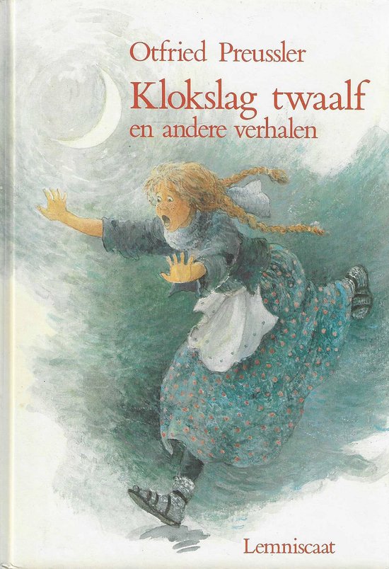 Boekomslag met meisje met blonde vlechten dat wegrent voor de maan en golven. Titel: Klokslag twaalf en andere verhalen.