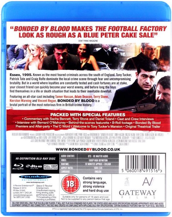 Achterkant Blu-ray hoes Bonded by Blood met filmomschrijving, cast en speciale features. Bevat ook leeftijdsclassificatie.