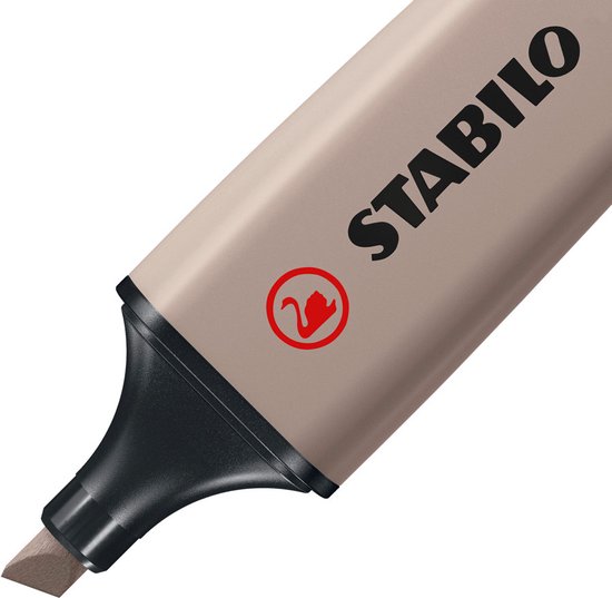 Close-up van een STABILO BOSS ORIGINAL highlighter in warm grijs, met een zwarte dop.