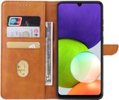 Smartphonica Samsung Galaxy A22 4G kunstleren hoesje met lipje en pashouders – Bruin / Kunstleer / Book Case geschikt voor Samsung Galaxy A22 4G