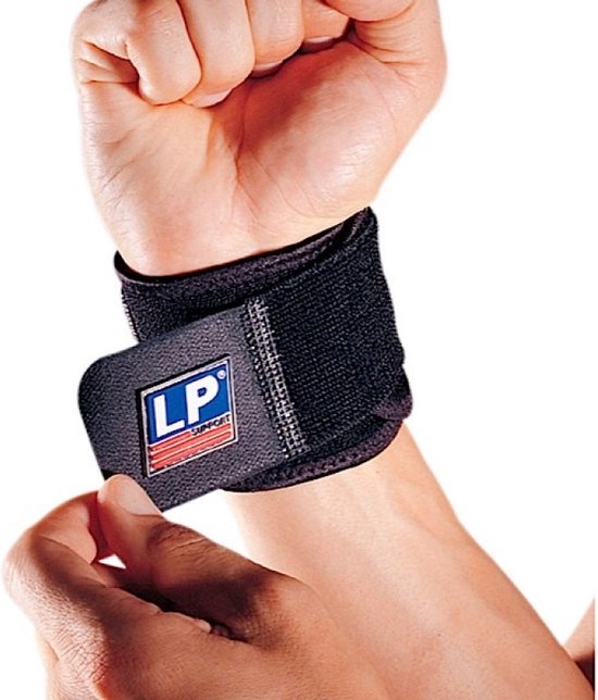 Zwarte LP Support polsband met verstelbare klittenbandsluiting.