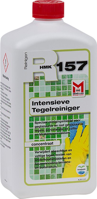 HMK R157 intensieve tegelreiniger, concentraat, in een witte fles met rode dop. Een gele handschoen met een spons maakt tegels schoon.
