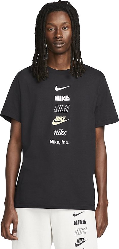 Nike sportswear t-shirt in de kleur zwart.