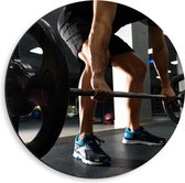 Dibond Muurcirkel - Mens - Spieren - Schoenen - Oefening - Sporten - Fitness - Sportschool - Gewichten - 40x40 cm Foto op Aluminium Muurcirkel (met ophangsysteem)