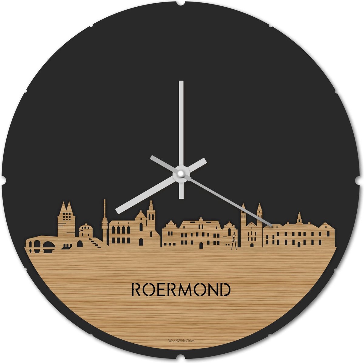 Skyline Klok Rond Roermond Bamboe hout - Ø 44 cm - Stil uurwerk - Wanddecoratie - Meer steden beschikbaar - Woonkamer idee - Woondecoratie - City Art - Steden kunst - Cadeau voor hem - Cadeau voor haar - Jubileum - Trouwerij - Housewarming -