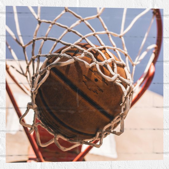 Muursticker - Basketbal in Basket - 50x50 cm Foto op Muursticker