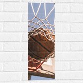 Muursticker - Basketbal in Basket - 20x60 cm Foto op Muursticker