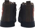Achterkant van twee donkerbruine leren veterboots metanie rode SHOESME Vintage patches.