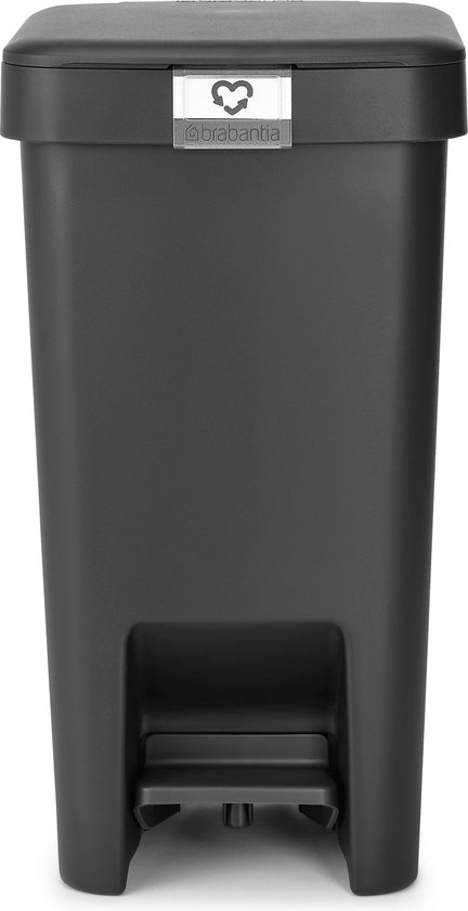 Grijze Brabantia pedaalemmer met zilverkleurig logo op de voorkant.