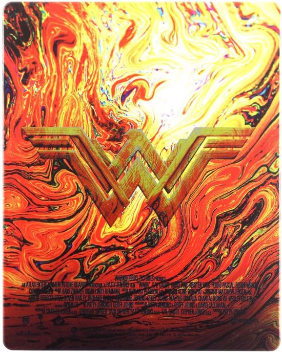Gouden Wonder Woman logo tegen een achtergrond van oranje, gele en rode swirls.