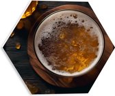 PVC Schuimplaat Hexagon - Bier - Glas - Schuim - Kroeg - 30x26.1 cm Foto op Hexagon (Met Ophangsysteem)