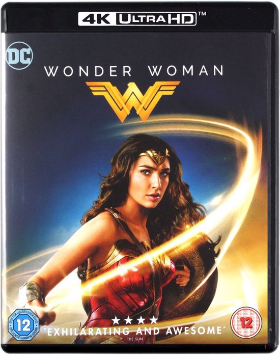Wonder Woman 4K Ultra HD Blu-ray hoes met Gal Gadot als Wonder Woman in haar gouden en rode pak, met een gouden Lasso van Waarheid.