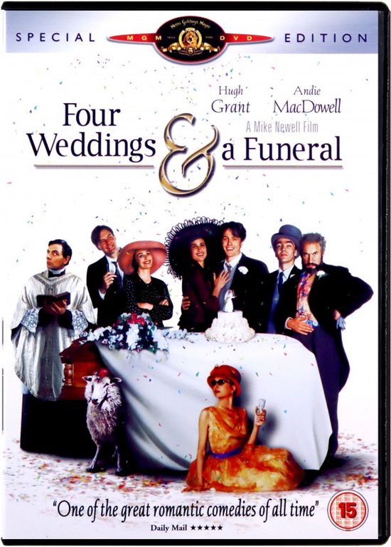DVD-hoes voor "Four Weddings and a Funeral" met de cast in feestelijke kleding rond een bruidstaart, met Hugh Grant en Andie MacDowell prominent aanwezig.
