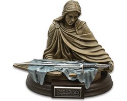 United Cutlery Lord of the Rings Statue Shards of Narsil Beeld
