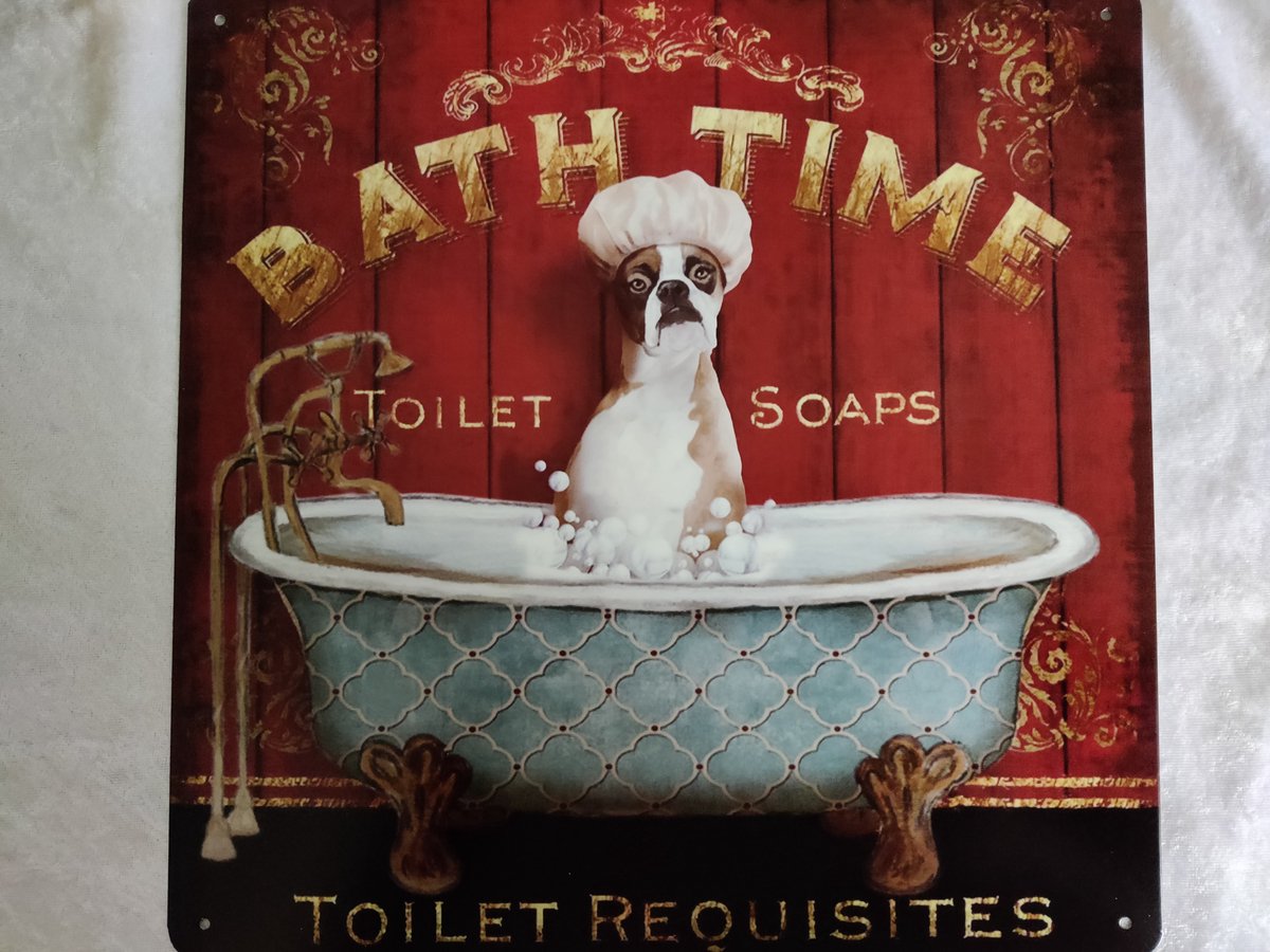 wandbord hond -bath time