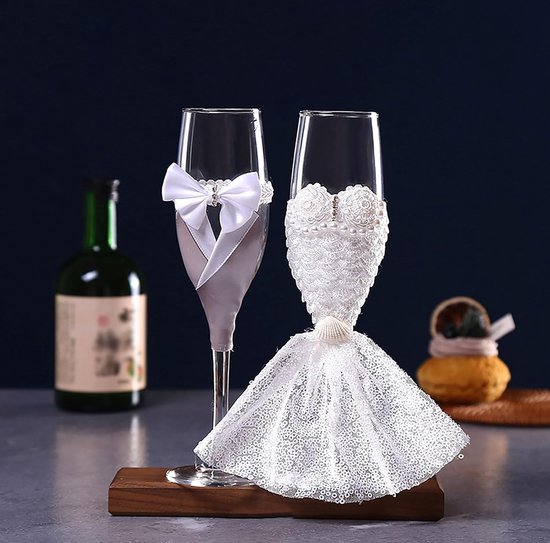 Nuptio Champagne Flutes Glazen Bruiloft: Gepersonaliseerde Champagne Fluit met Houten Geschenkdoos Kristallen Prosecco Glas Set van 2, Geschenkset Verloving Roosteren Jubileumfeest Bruidsborrels