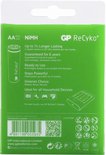 Achterkant van de verpakking van vier GP ReCyko+ NiMH AA batterijen. Tekst: 'Up to 7x Longer Lasting'.