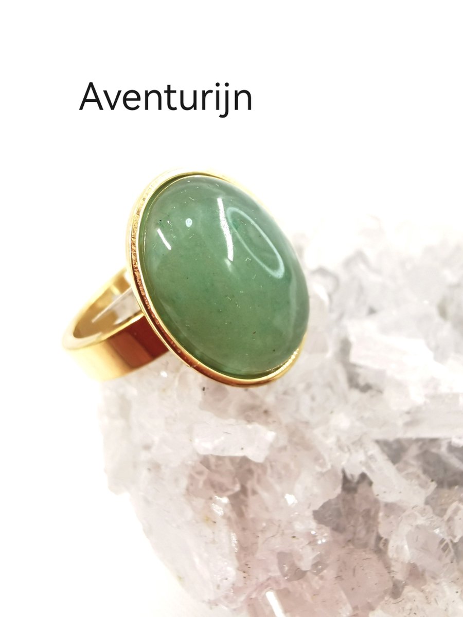 Ring - edelsteen - Aventurijn - ovaal - Goudkleurig - RVS - maat 18 - Edelsteen ringen zijn niet alleen prachtige sieraden, maar ook dragers van diepe betekenis en symboliek.
