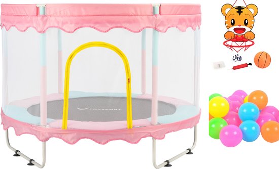 Roze trampoline met omrande veiligheidsnetten, gele instapbeugel en roze zoom, naast gekleurde ballen en basketbalaccessoires met een tijger.