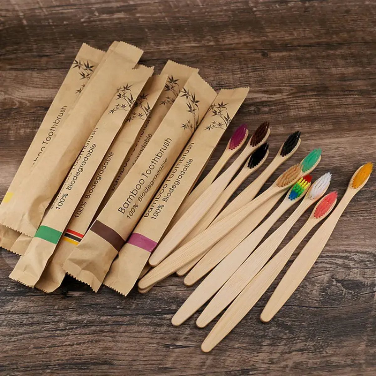 Goedkoopste 4 Stuks Bamboo Tandenborstel Set - Duurzame Tandenborstels - Biologische tandenborstel - Natuurlijke afbreekbare tandenborstels - 100 biologisch afbreekbaar - Gezinstandenborstels - Mondreiniging - 4 Stuks - Verschillende Kleuren - Schoon Gebit