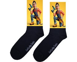 Klusser Sokken - Verjaardag cadeau man - Grappige sokken - Vaderdag - Gereedschap sokken - Leuke sokken - Vrolijke sokken - Luckyday Socks - Verbouwen sokken - Sokken waar je vrolijk van wordt - Maat 37-44