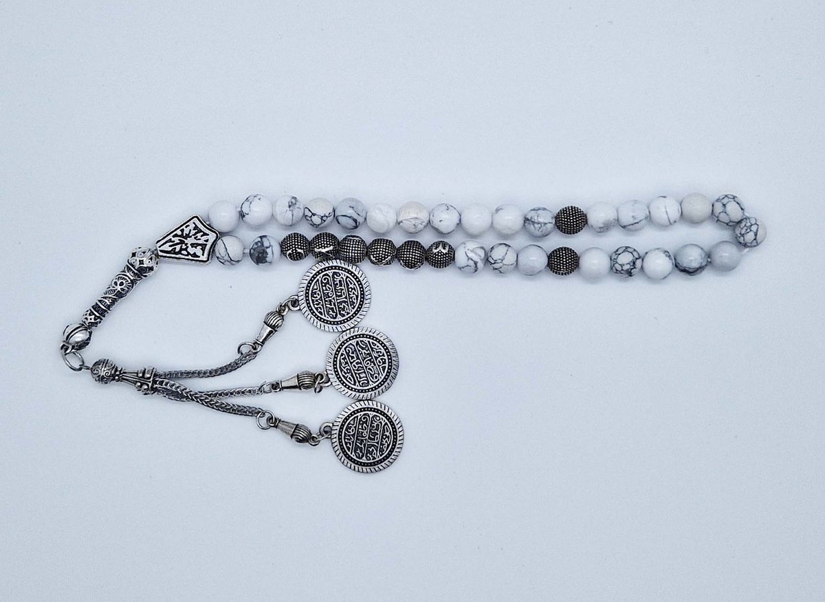 Handgemaakte naam tasbih 33 Kralen Natuursteen “Howlite Wit” - met metaal tassel “Constantinopel"- Met je naam of de naam van uw geliefde- 8 mm diameter van de korrel