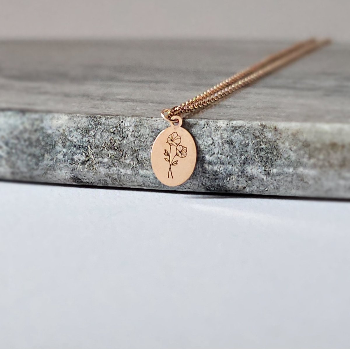 Ellen Life Jewelry | September Geboortebloem Kettingen - Rosegoud Gepersonaliseerd Keeting - Verjaardag Cadeau Vriendin & Vrouw - Geboortemaand Ketting met Hanger - Handgemaakte Sieraden