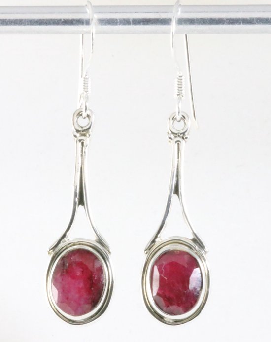 Boucles d'oreilles en argent avec rubis
