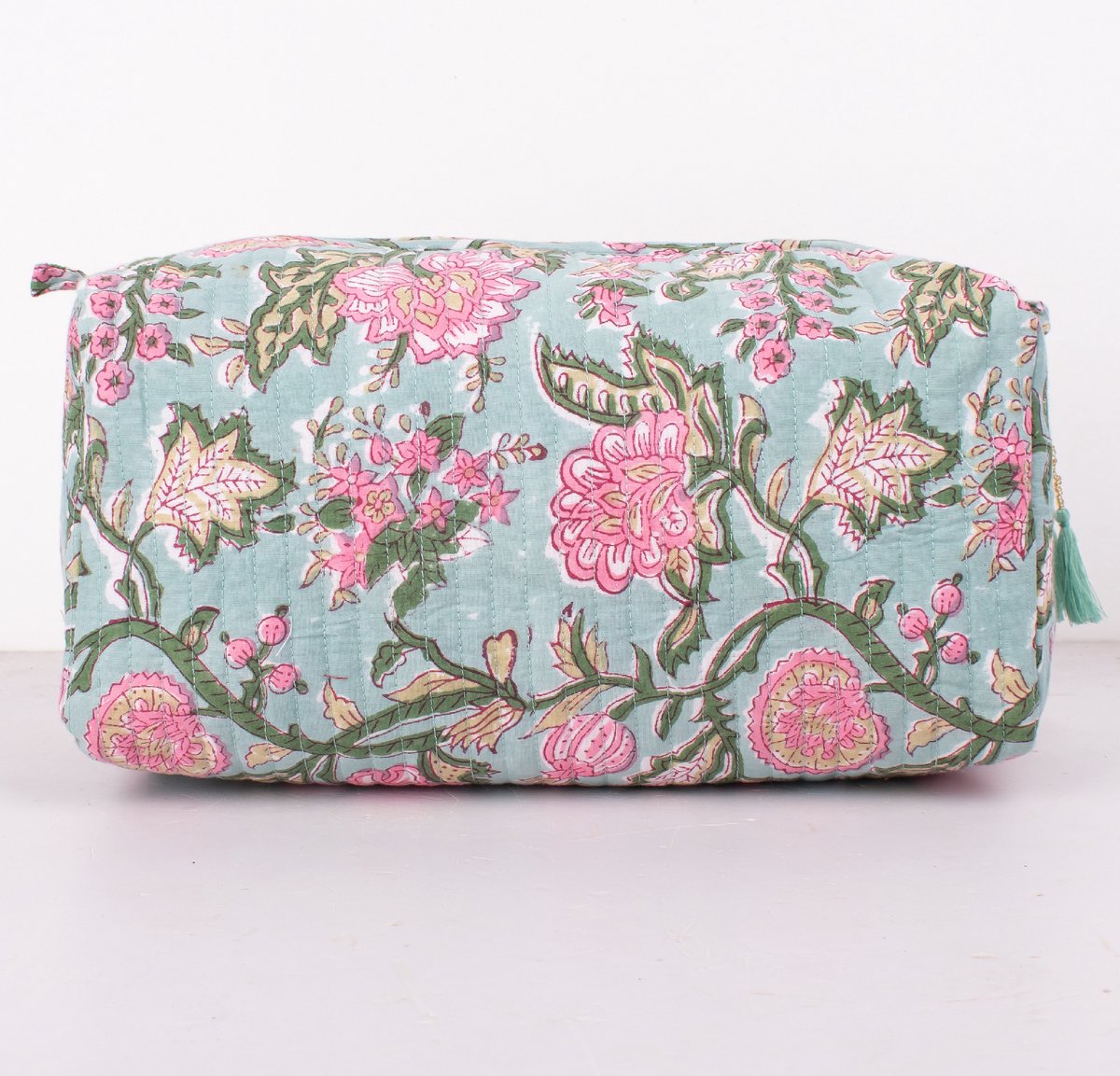 Bambooya toilettas - Bohemian - Ibiza Style - Made in India - Tassel - Lichtgroen met roze bloemen - Large ( 29 x 20 x 10 cm)