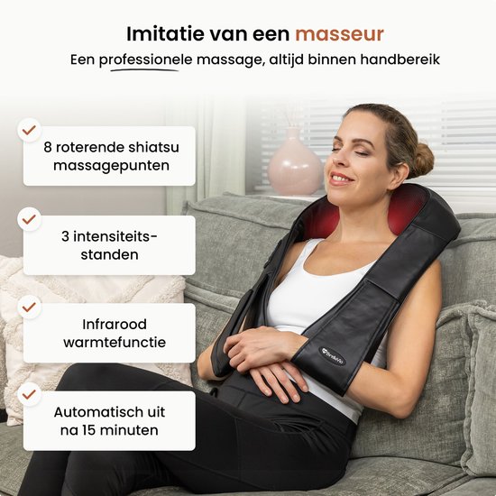Vrouw ontspant met zwart massagekussen om de nek, rode shiatsu massagepunten zichtbaar. Met iconen voor 8 rotatiepunten, 3 intensiteitsstanden, infrarood warmte en automatische uitschakeling.