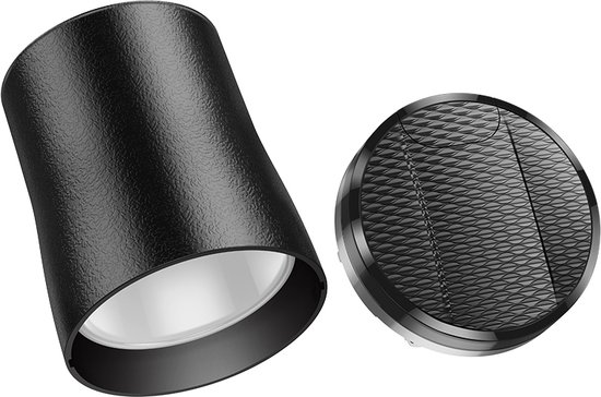 Zwarte aut asbak met zilveren rand, los goudkleurig geruit metalen deksel en gestructureerd oppervlak.