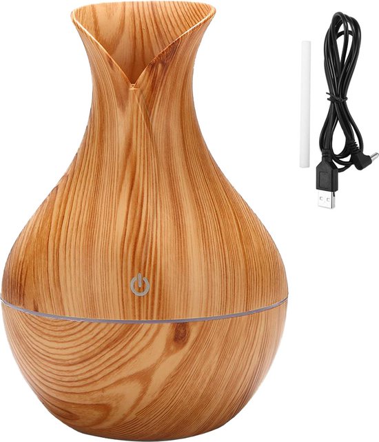 Houten diffuser met USB-kabel en een lontje.