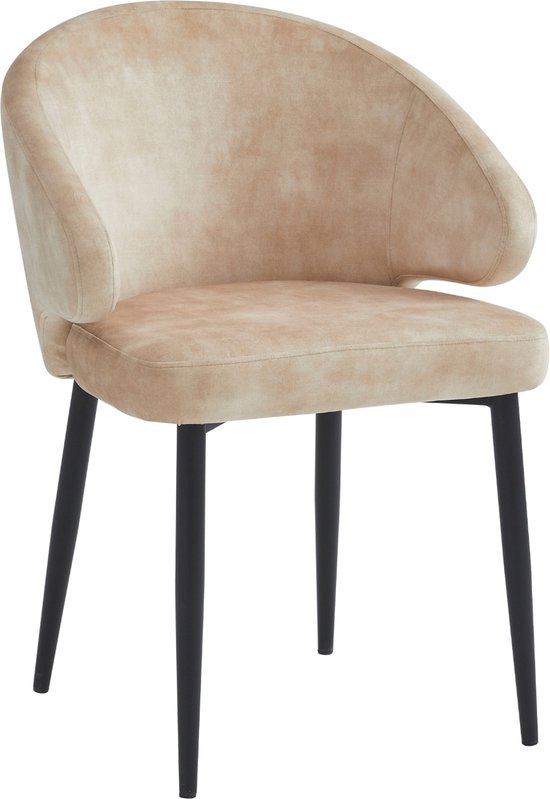 Fauteuil beige clair avec dossier arrondi et pieds noirs fuselés.
