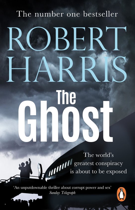 Boekomslag van 'The Ghost' van Robert Harris, met een donkere, dreigende lucht en een vliegtuig. Tekst: 'The Ghost', 'Robert Harris'.