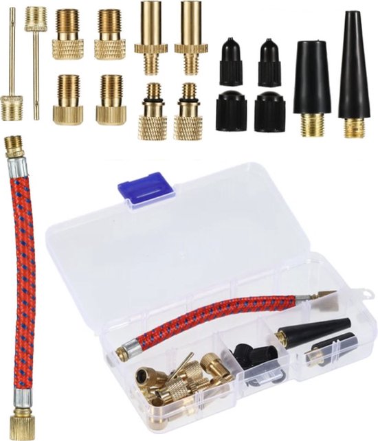 Set ventiel adapters en doppen in een opbergdoosje, met een rode/blauwe slang en een losse slang ernaast.