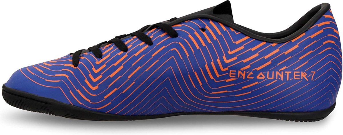 Nivia Encounter 7.0 futsal voetbalschoenen in koningsblauw met oranje lijnen, maat 4 UK, lichtgewicht en comfortabel.