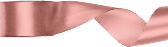 Un rouleau de ruban de satin de couleur rose poudré, 25mm de large.