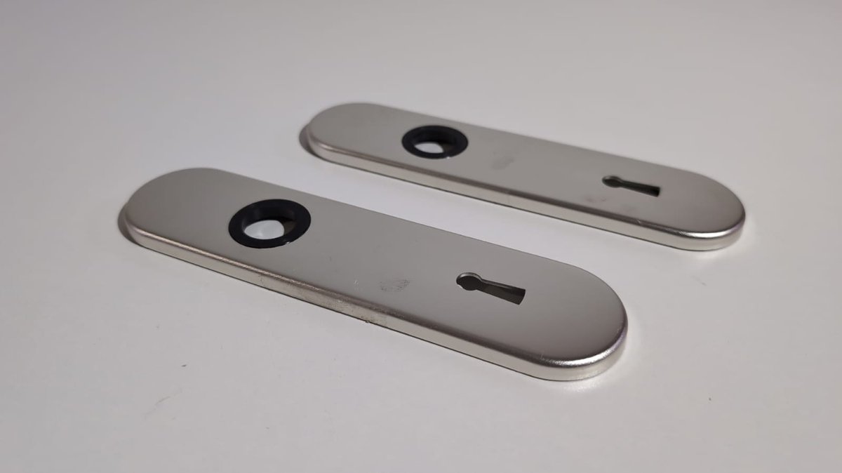 Langschild sleutelgat aluminium 72mm