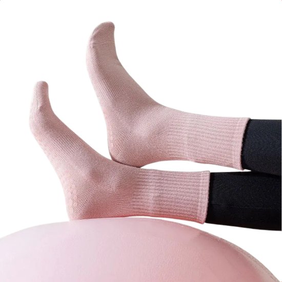 GAWILO Damessokken voor yoga en pilates (3 paar) | stoppersokken | zonder drukkende teennaad | met antislip noppen, 39-42 EU